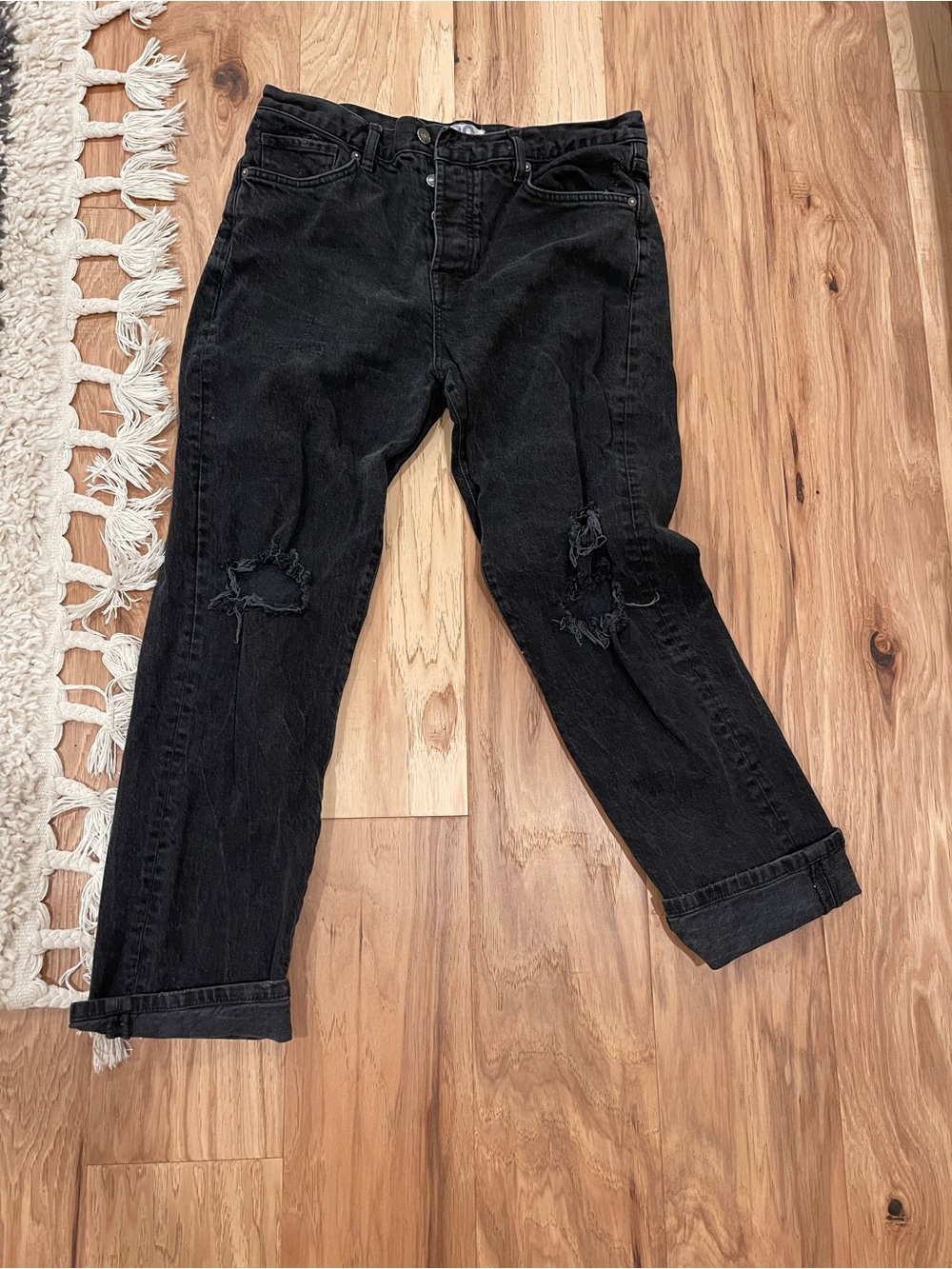 Black Distressed Women's Jeans